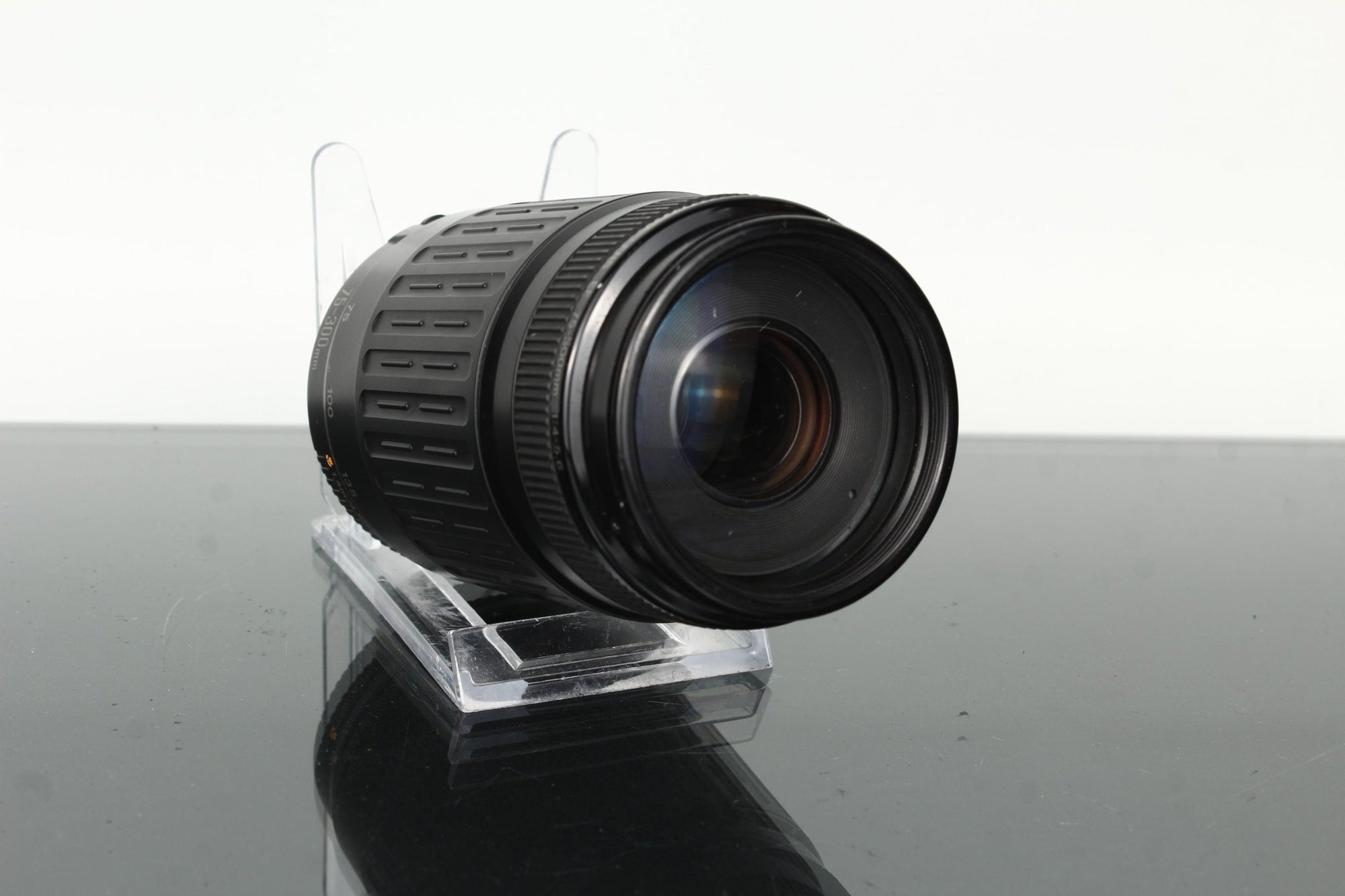 Canon EF 75 - 300mm 1:4 - 5.6 III - Dutch|Thrift
