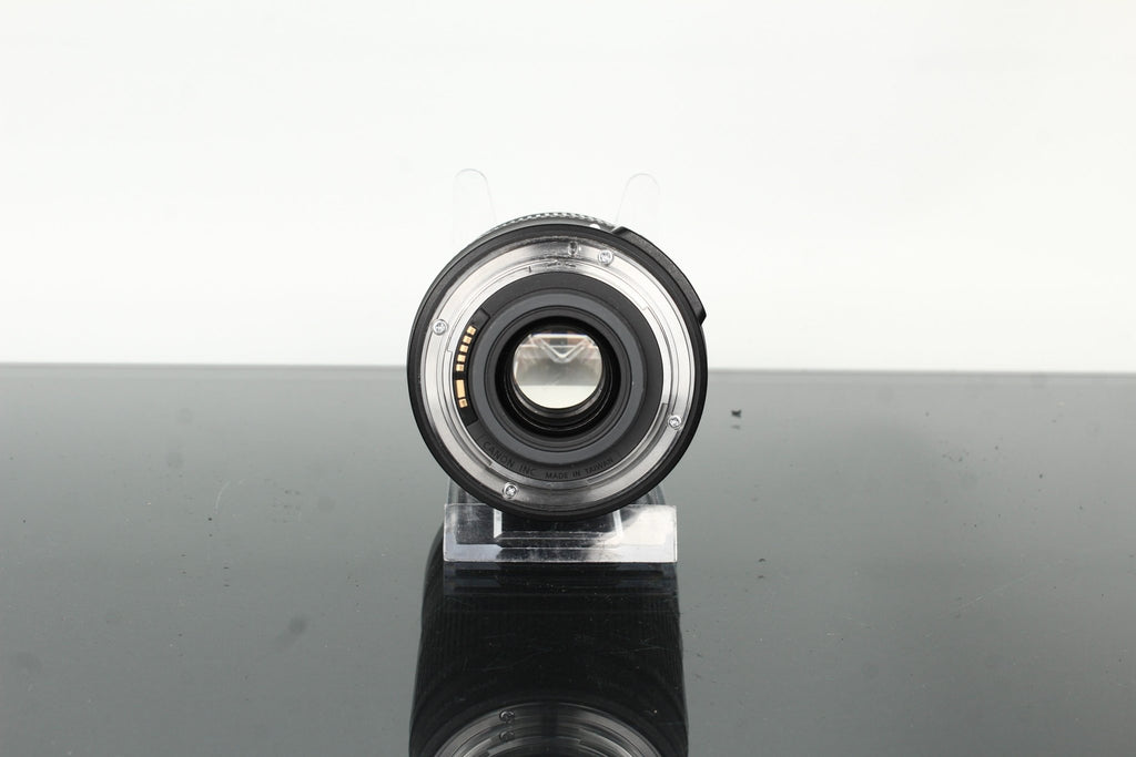 Canon EF - S 18 - 135mm f/3.5 - 5.6 IS - Dutch|Thrift