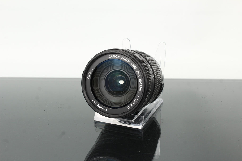 Canon EF - S 18 - 135mm f/3.5 - 5.6 IS - Dutch|Thrift