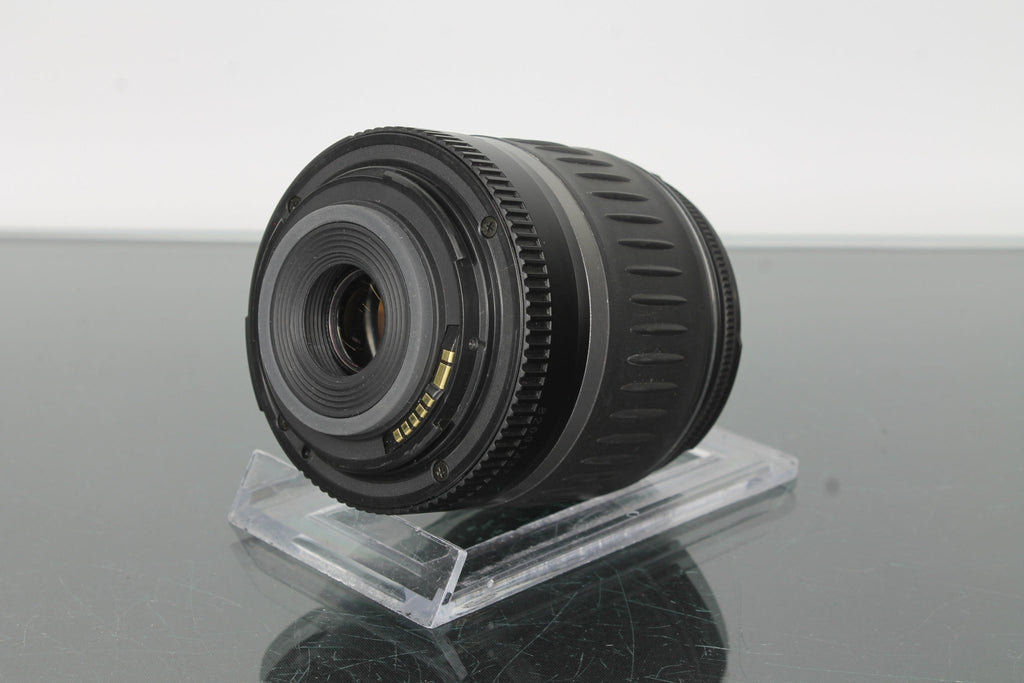Canon EF - S 18 - 55mm f/3.5 - 5.6 - Dutch|Thrift