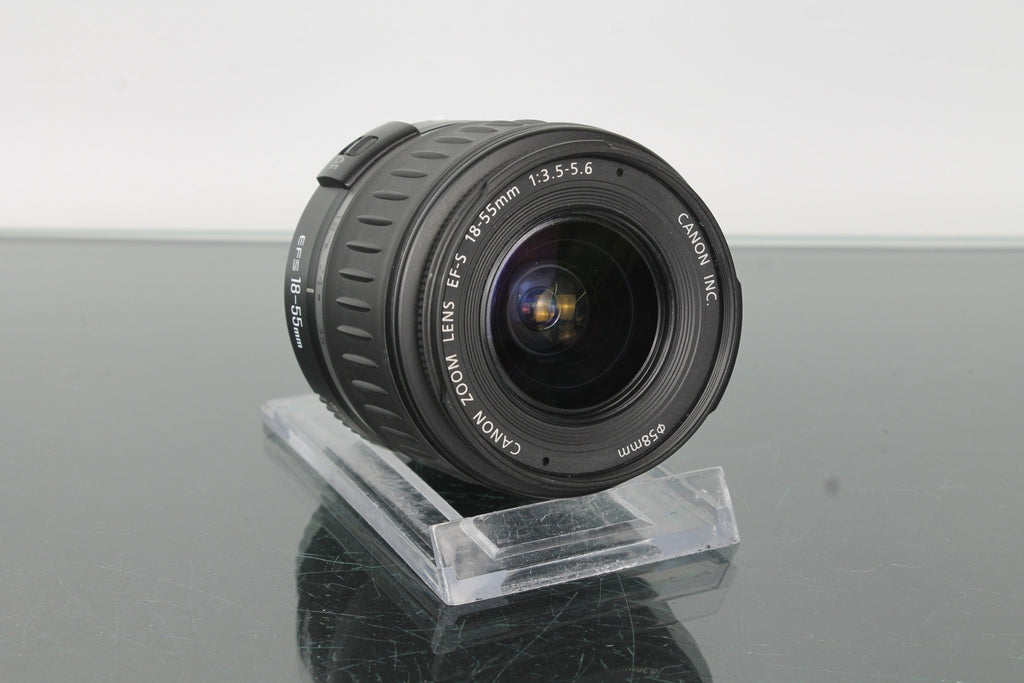 Canon EF - S 18 - 55mm f/3.5 - 5.6 - Dutch|Thrift