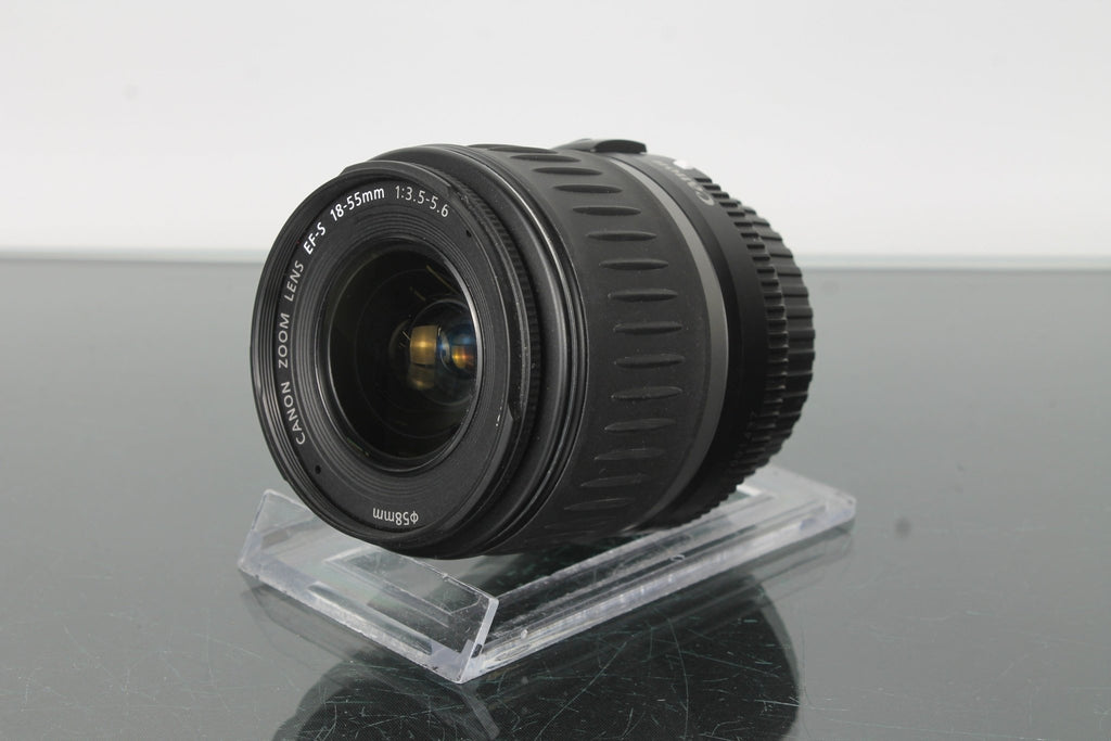 Canon EF - S 18 - 55mm f/3.5 - 5.6 - Dutch|Thrift