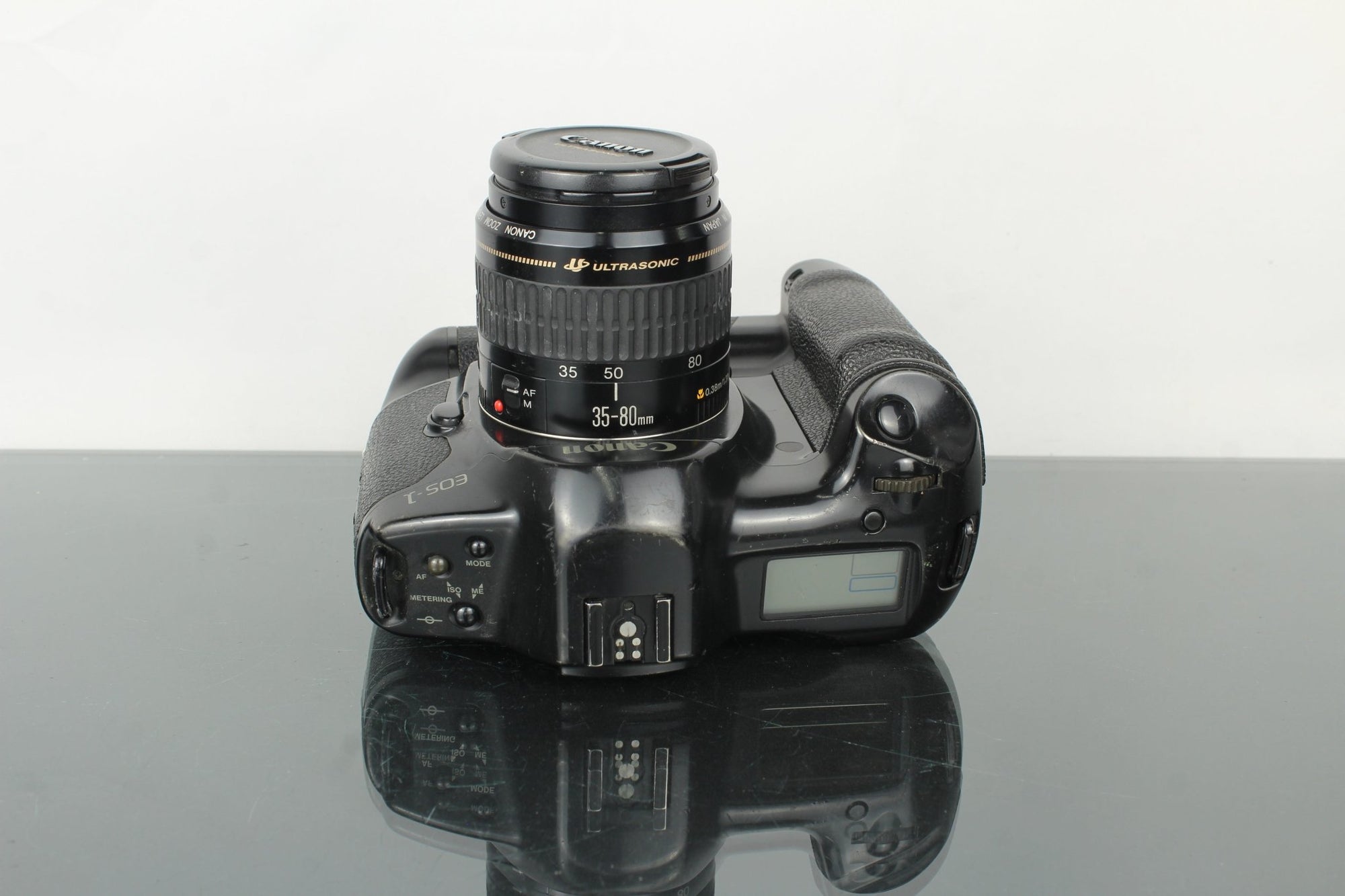 Canon EOS - 1 + Canon 35 - 80mm 1:4 - 5.6 lens - Dutch|Thrift