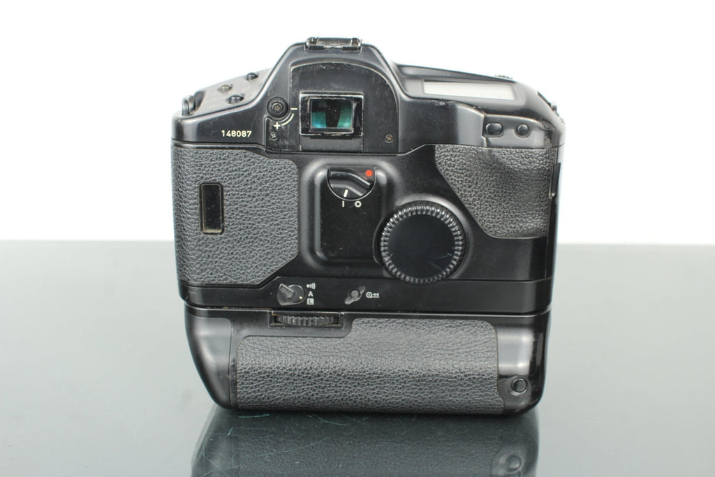 Canon EOS - 1 + Canon 35 - 80mm 1:4 - 5.6 lens - Dutch|Thrift