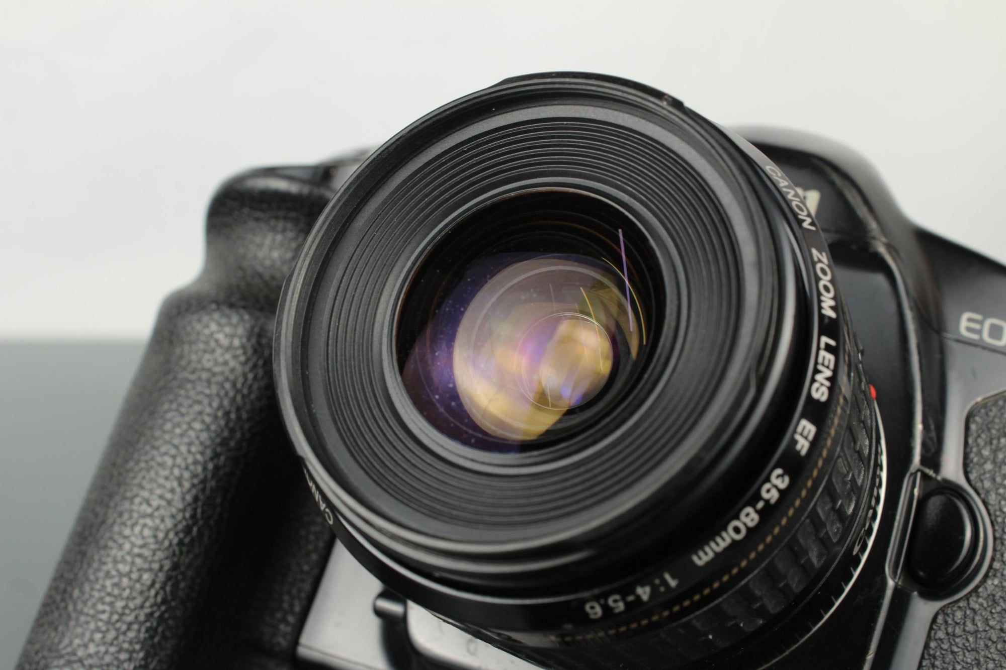 Canon EOS - 1 + Canon 35 - 80mm 1:4 - 5.6 lens - Dutch|Thrift