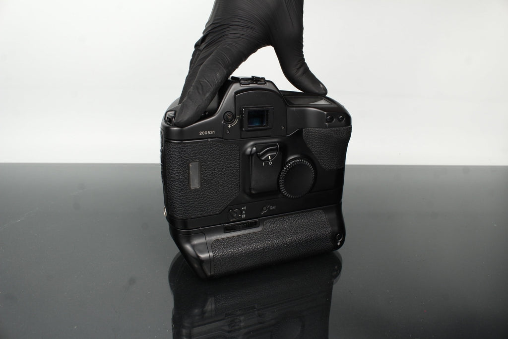 Canon EOS - 1 + Canon Zoom Lens EF 35 - 105mm 1:3.5 - 4.5 - Dutch|Thrift