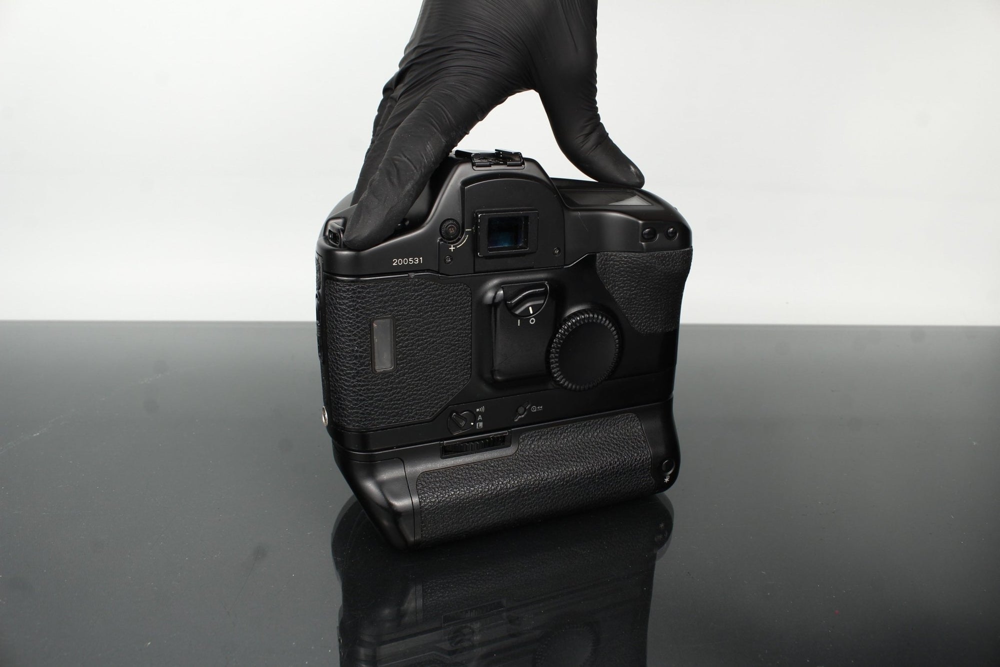 Canon EOS - 1 + Canon Zoom Lens EF 35 - 105mm 1:3.5 - 4.5 - Dutch|Thrift