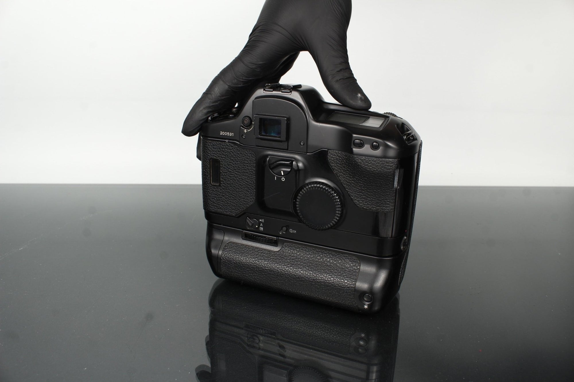 Canon EOS - 1 + Canon Zoom Lens EF 35 - 105mm 1:3.5 - 4.5 - Dutch|Thrift