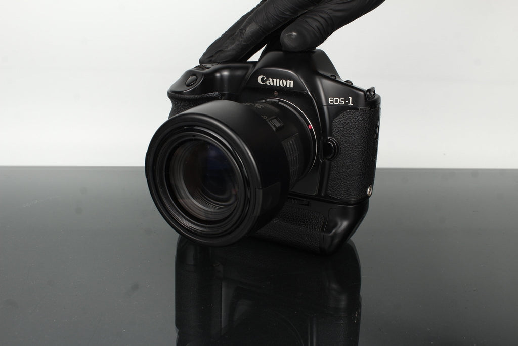 Canon EOS - 1 + Canon Zoom Lens EF 35 - 105mm 1:3.5 - 4.5 - Dutch|Thrift