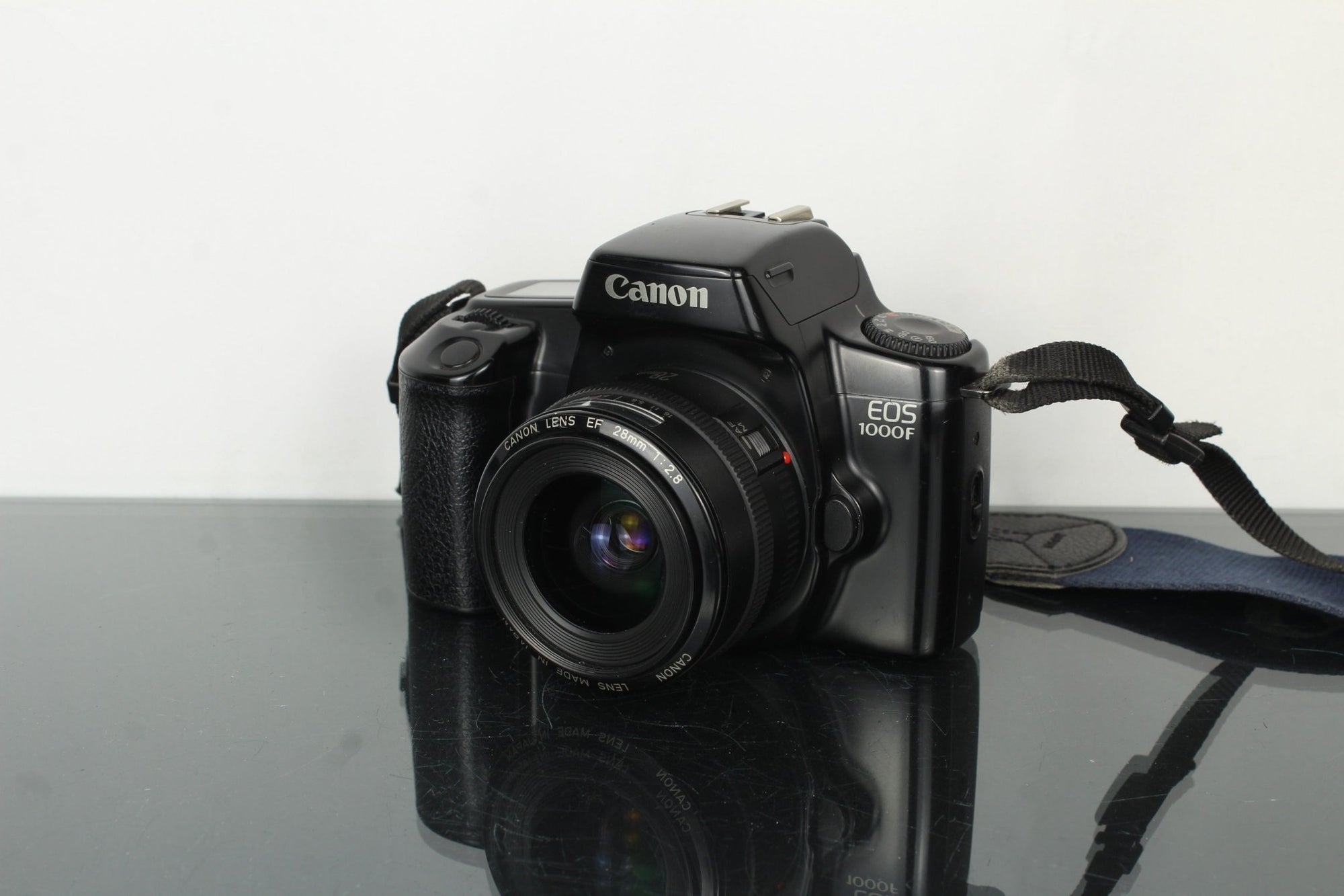 Canon EOS 1000F with EF 28mm f/2.8 - Dutch|Thrift