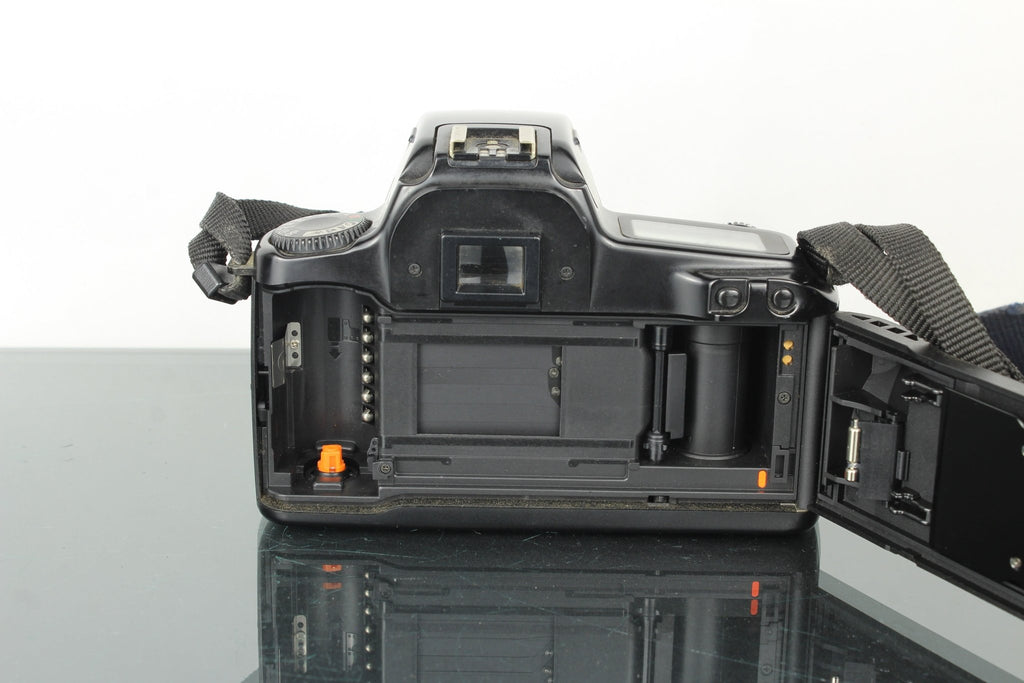 Canon EOS 1000FN + 35 - 105mm 1:4.5 - 5.6 Canon EF lens - Dutch|Thrift