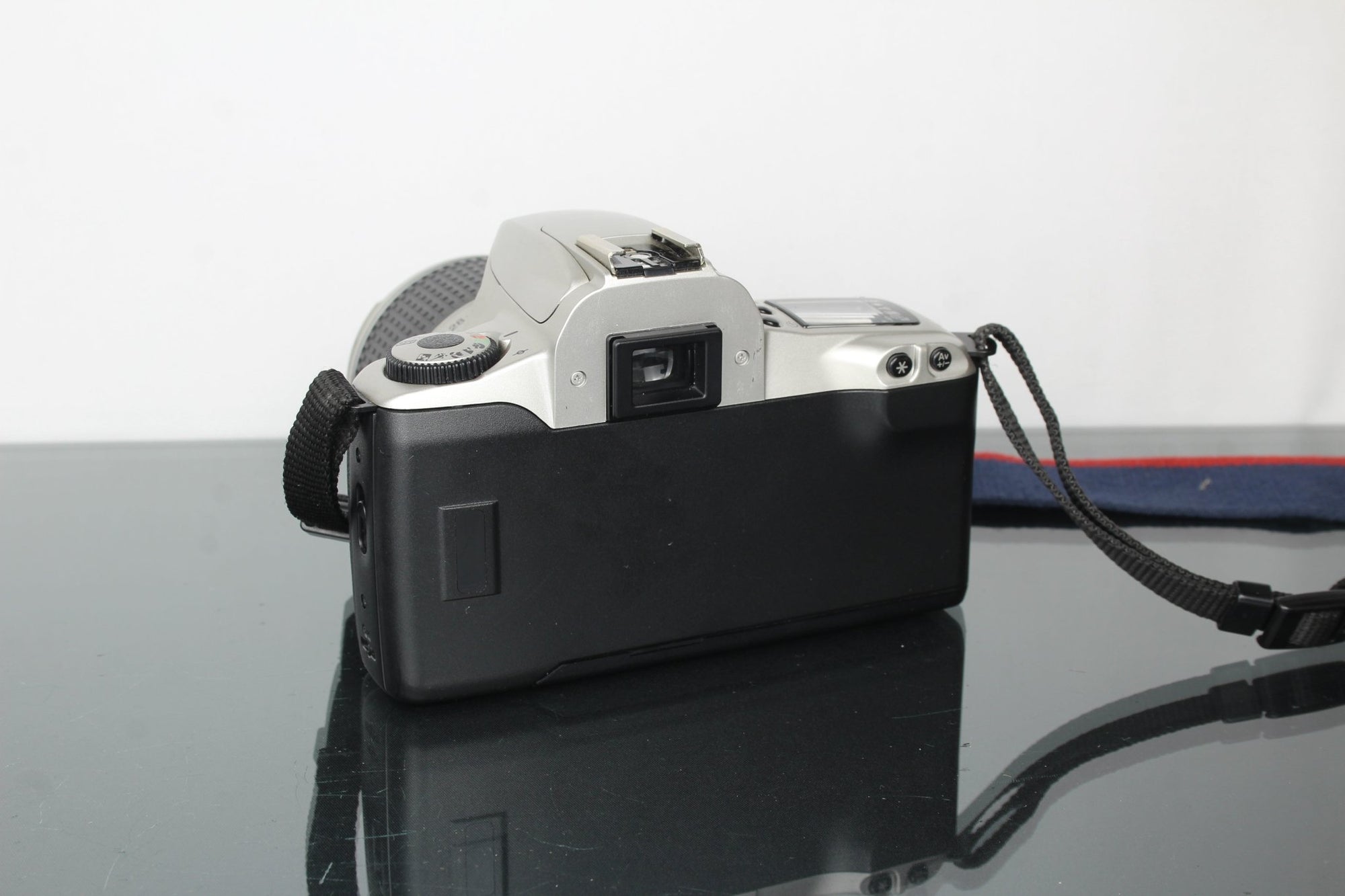 Canon EOS 300 + 28 - 90mm 1:4 - 5.6 Canon EF lens - Dutch|Thrift