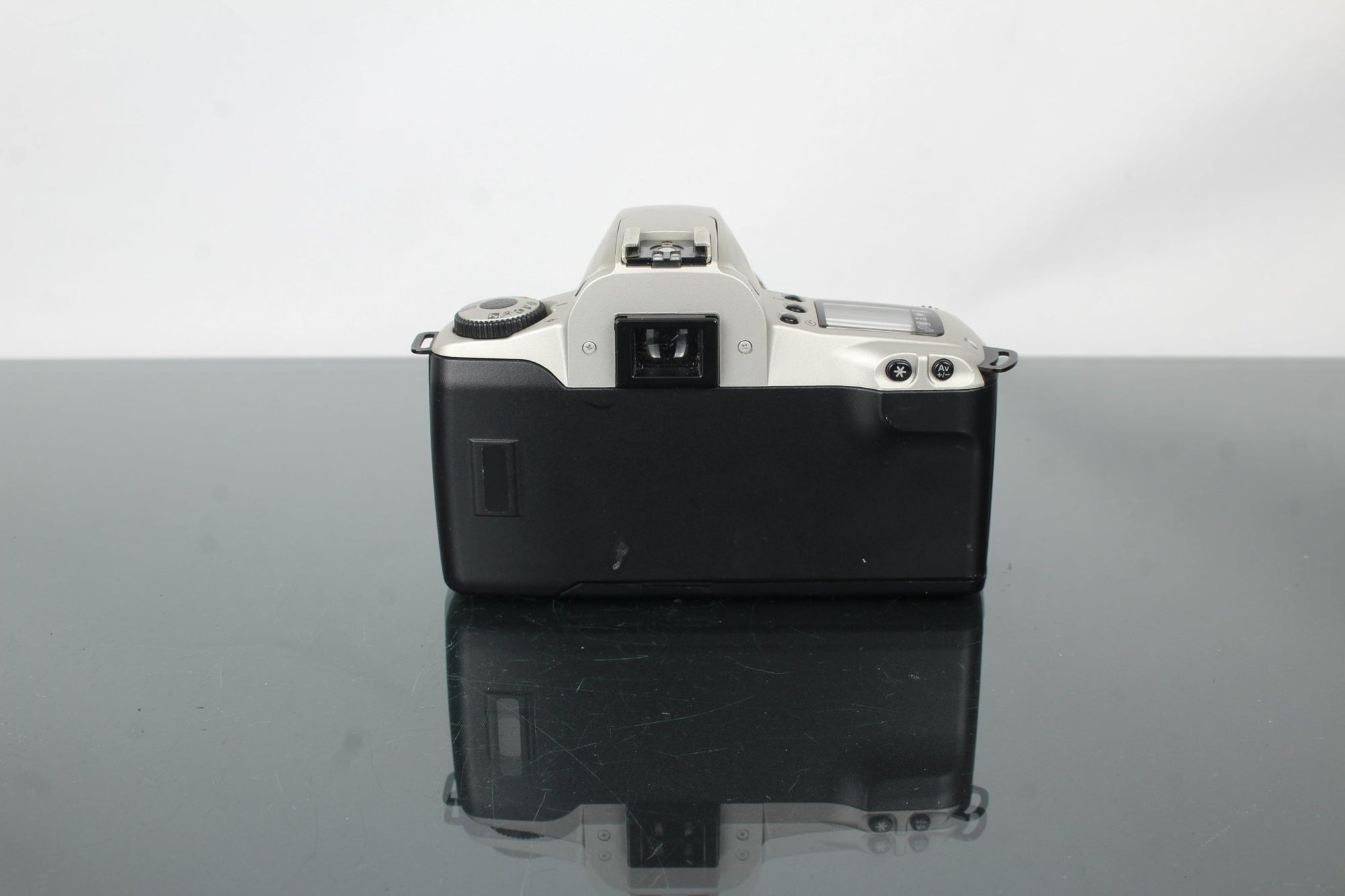 Canon EOS 300 + 28 - 90mm EF lens - Dutch|Thrift