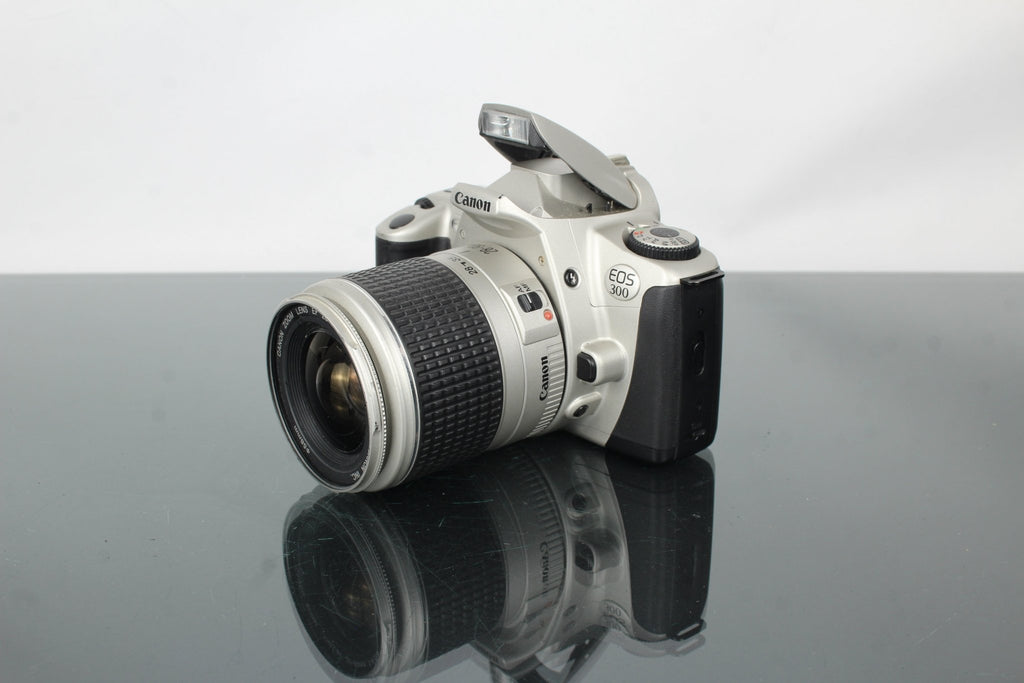 Canon EOS 300 + 28 - 90mm EF lens - Dutch|Thrift