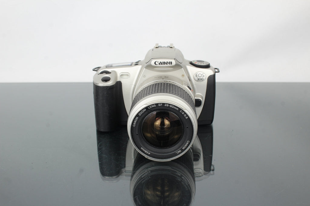 Canon EOS 300 + 28 - 90mm EF lens - Dutch|Thrift