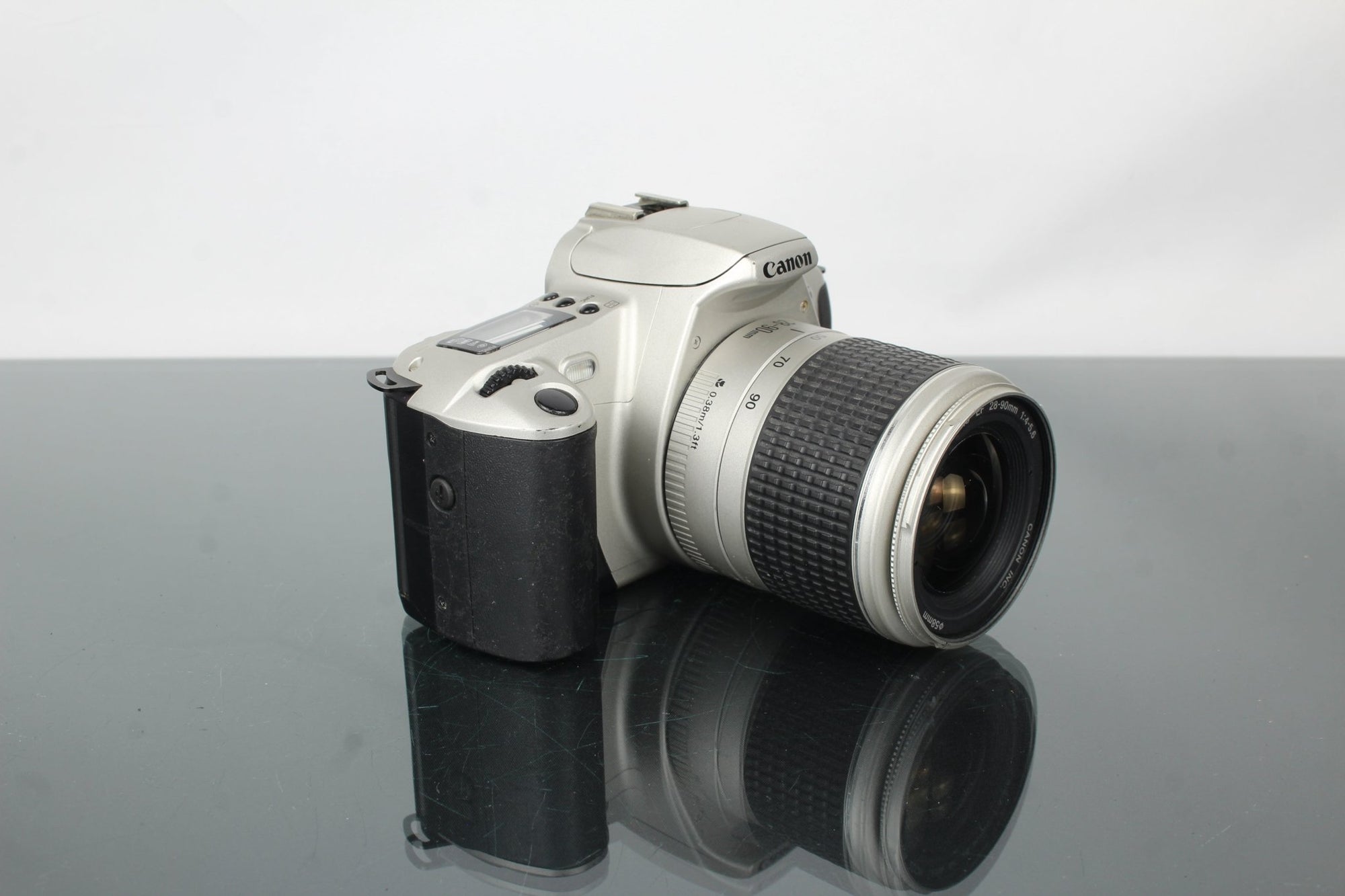 Canon EOS 300 + 28 - 90mm EF lens - Dutch|Thrift