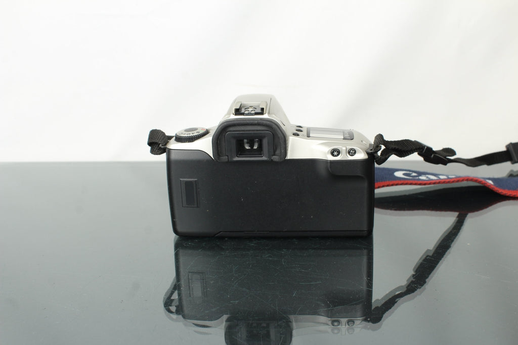 Canon EOS 300 + 28 - 90mm f/4 - 5.6 EF lens - Dutch|Thrift