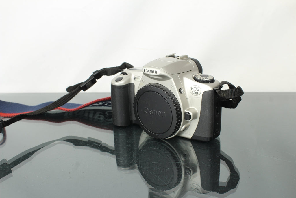 Canon EOS 300 + 28 - 90mm f/4 - 5.6 EF lens - Dutch|Thrift