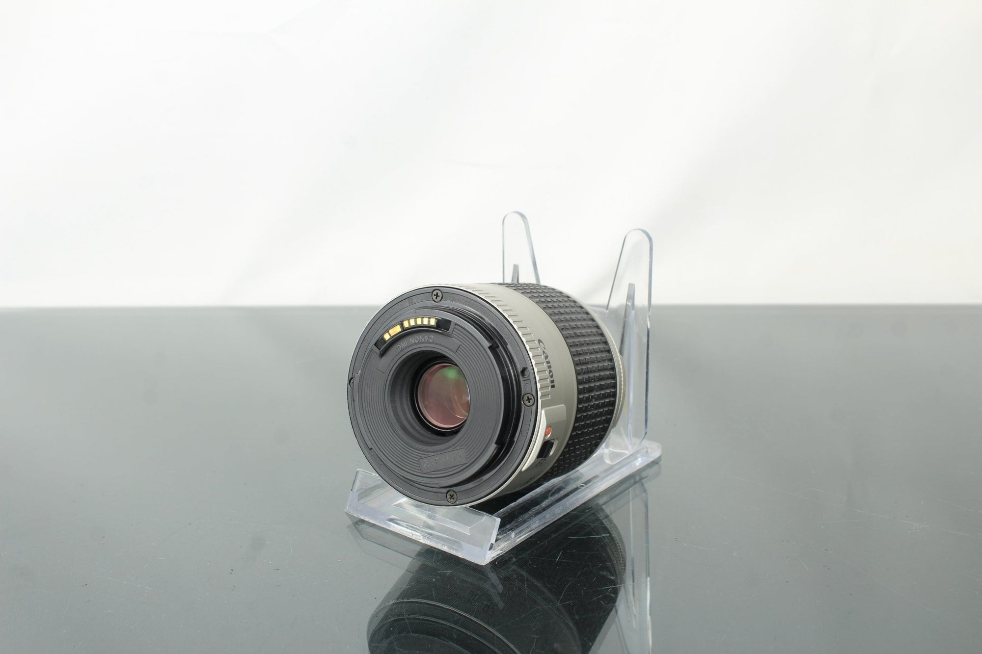 Canon EOS 300 + 28 - 90mm f/4 - 5.6 EF lens - Dutch|Thrift