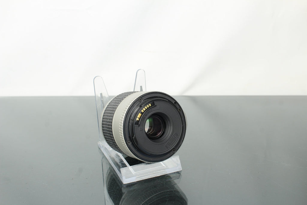 Canon EOS 300 + 28 - 90mm f/4 - 5.6 EF lens - Dutch|Thrift