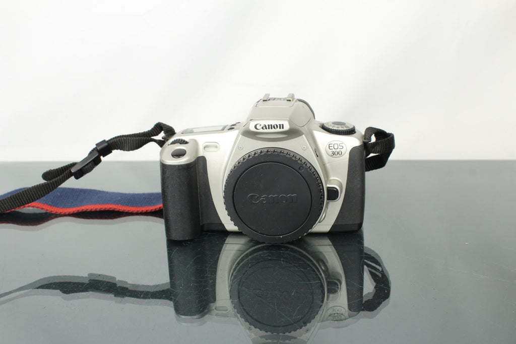 Canon EOS 300 + 28 - 90mm f/4 - 5.6 EF lens - Dutch|Thrift