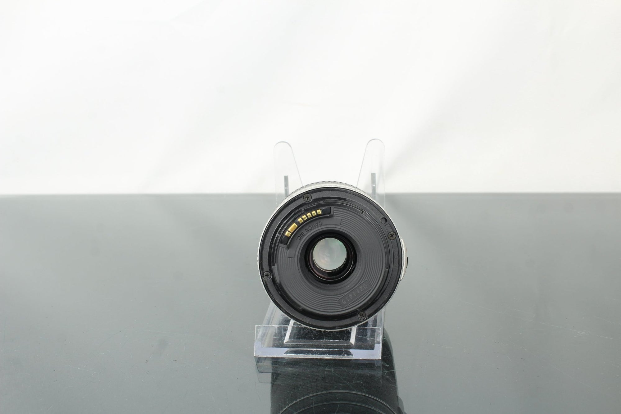 Canon EOS 300 + 28 - 90mm f/4 - 5.6 EF lens - Dutch|Thrift