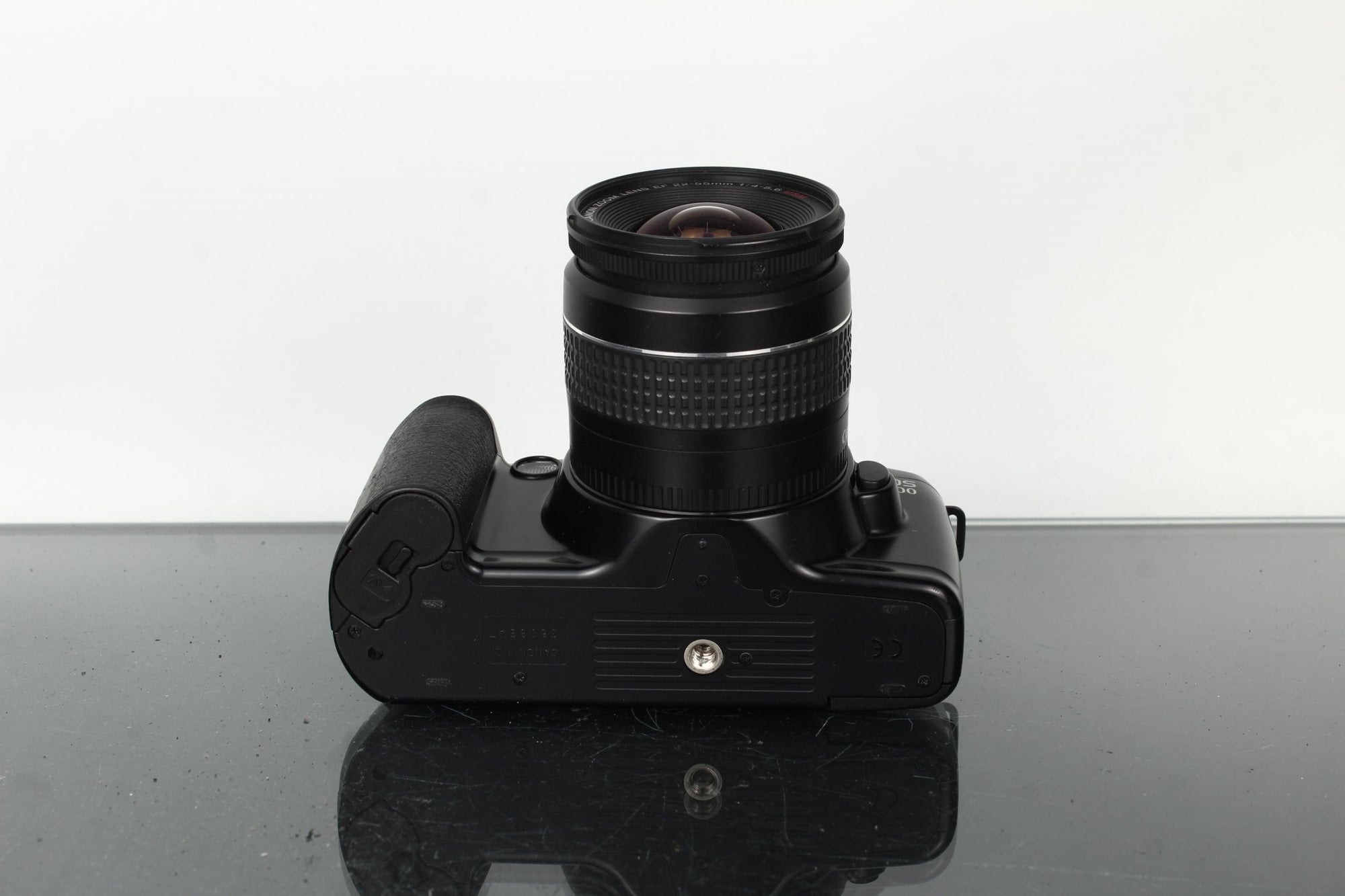 Canon EOS 3000 + Canon EF 22 - 55mm 1:4 - 5.6 - Dutch|Thrift