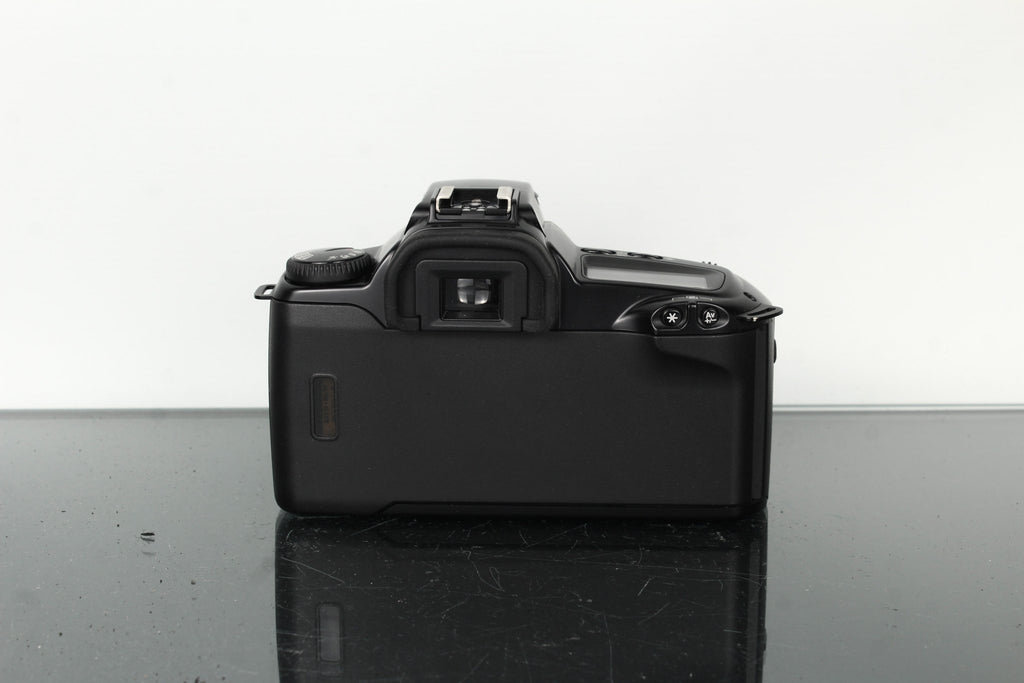Canon EOS 3000 + Canon EF 22 - 55mm 1:4 - 5.6 - Dutch|Thrift