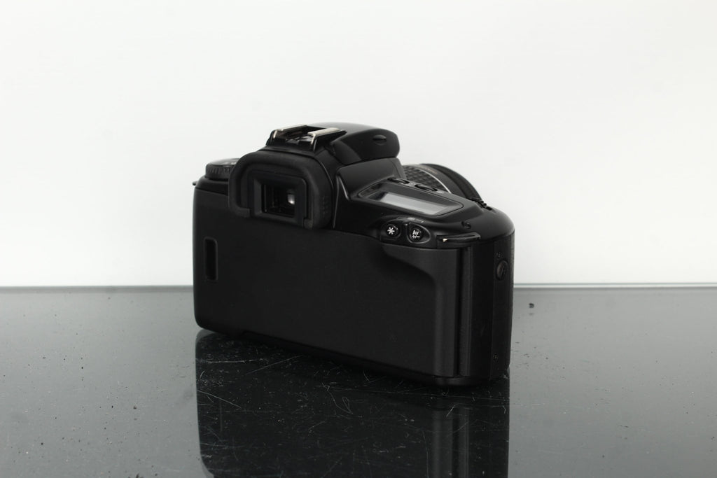 Canon EOS 3000 + Canon EF 22 - 55mm 1:4 - 5.6 - Dutch|Thrift