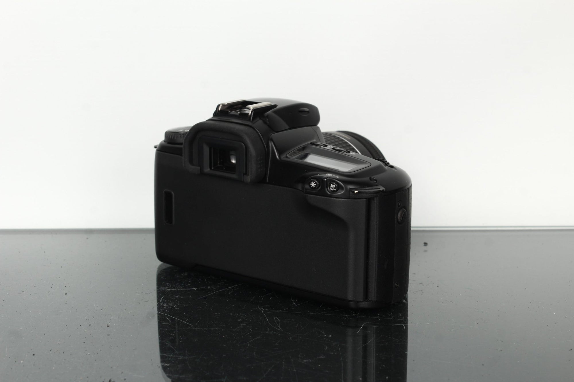 Canon EOS 3000 + Canon EF 22 - 55mm 1:4 - 5.6 - Dutch|Thrift