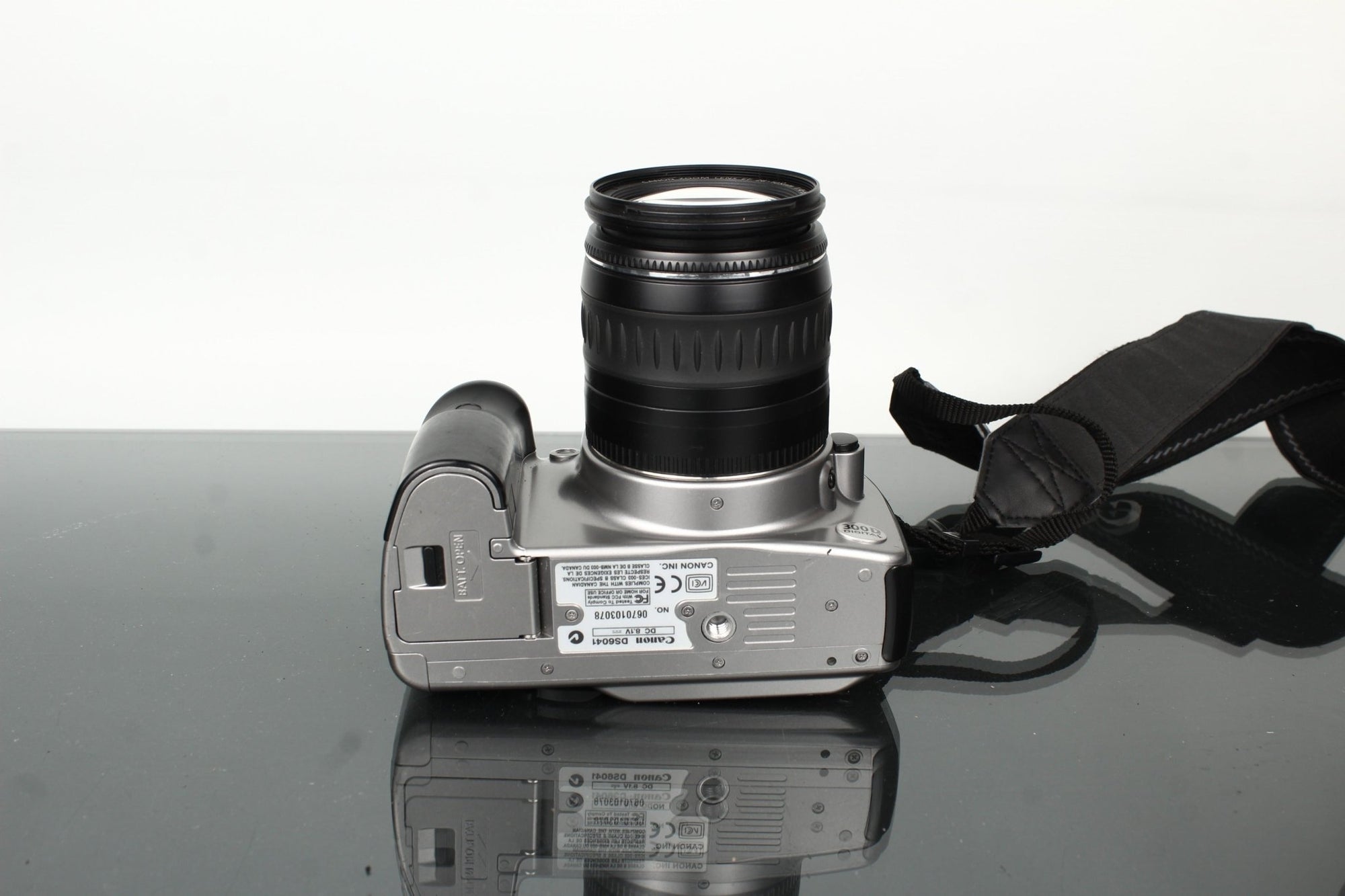 Canon EOS 300D + Canon EF 28 - 105mm f/4 - 5.6 - Dutch|Thrift