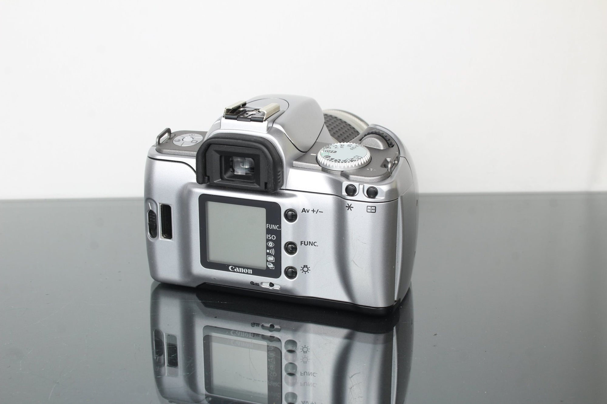 Canon EOS 300V + Canon 28 - 90mm 1:4 - 5,6 lens - Dutch|Thrift