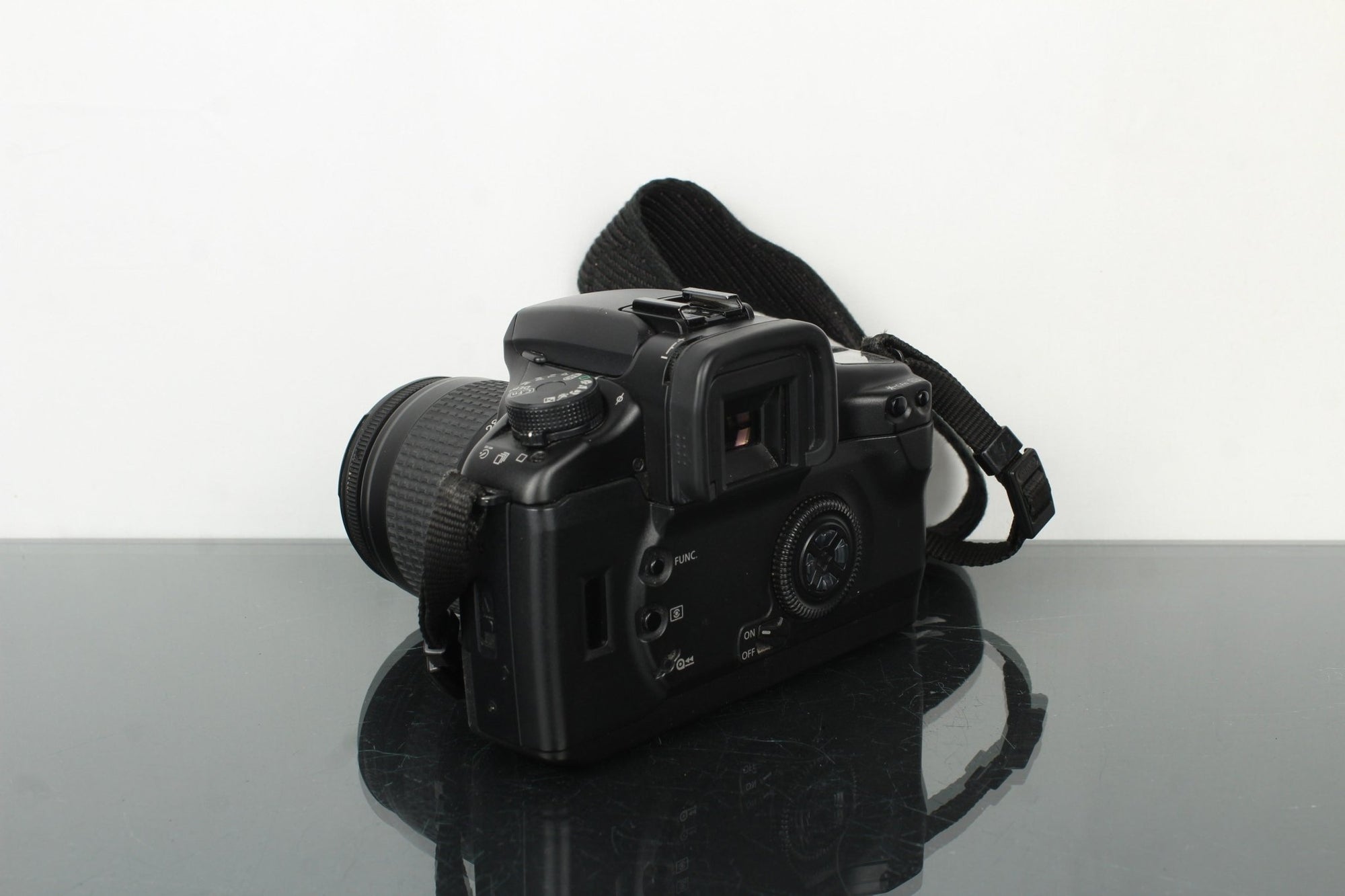 Canon EOS 33 - Dutch|Thrift