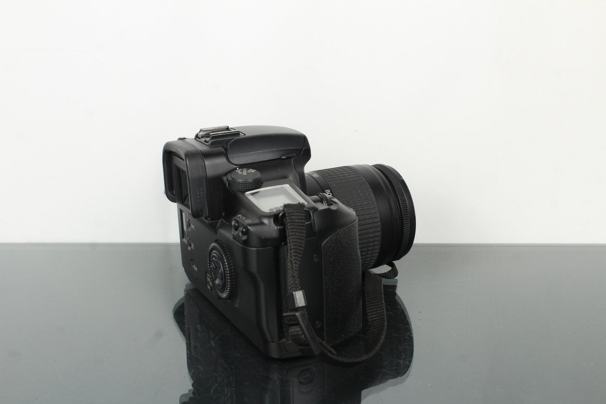 Canon EOS 33 - Dutch|Thrift