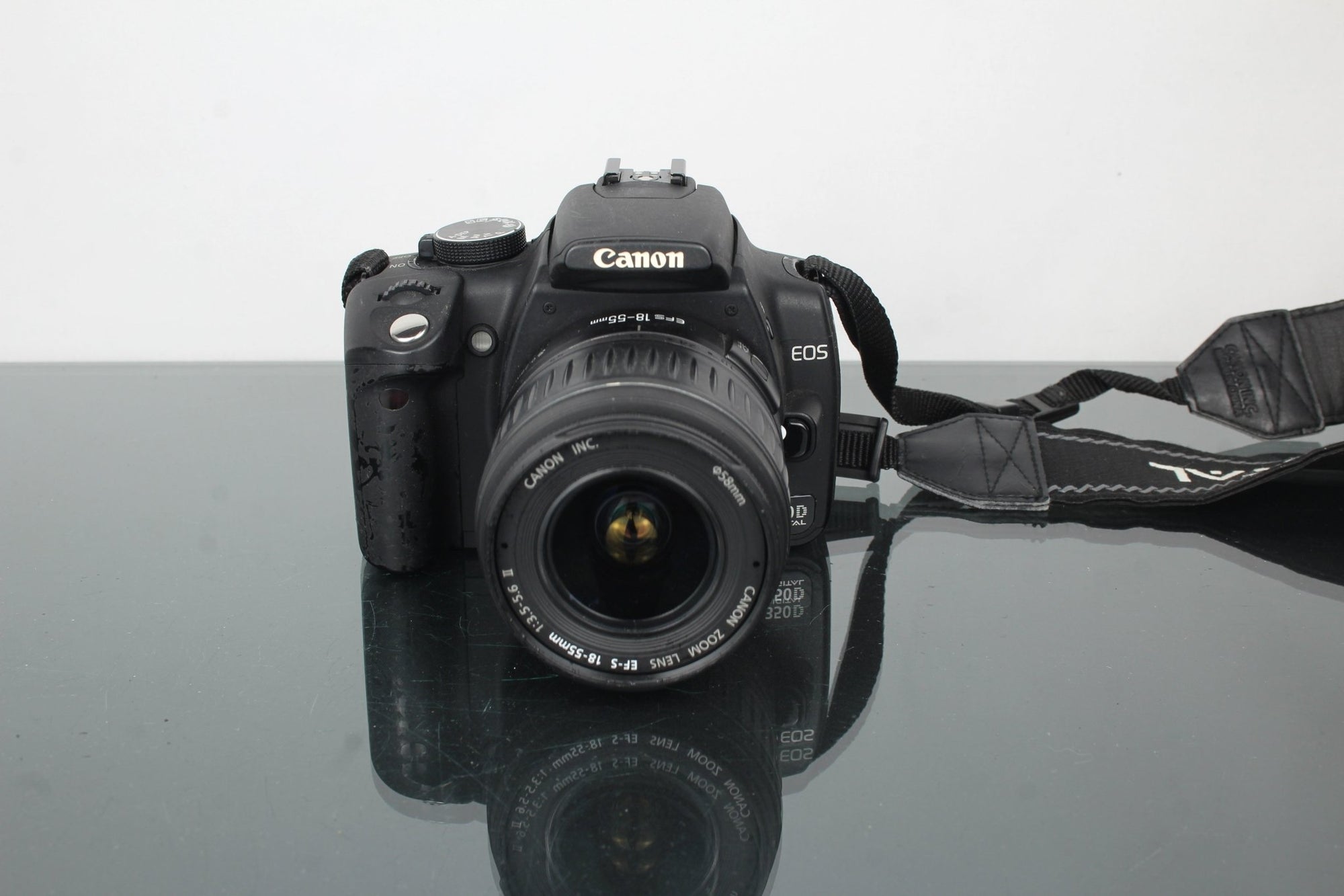 Canon EOS 350D + 18 - 55mm Canon lens - Dutch|Thrift