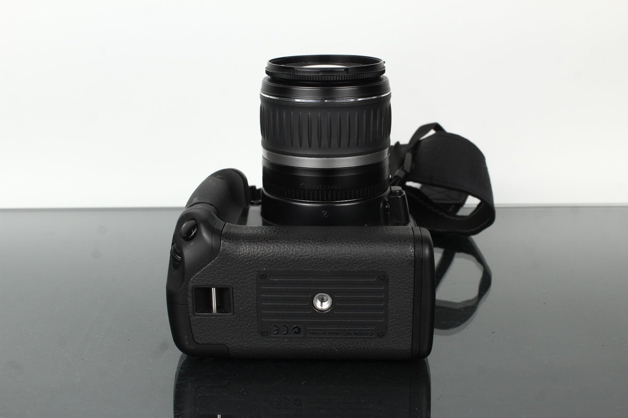 Canon EOS 400D + EF - S 18 - 55mm f/3.5 - 5.6 - Dutch|Thrift