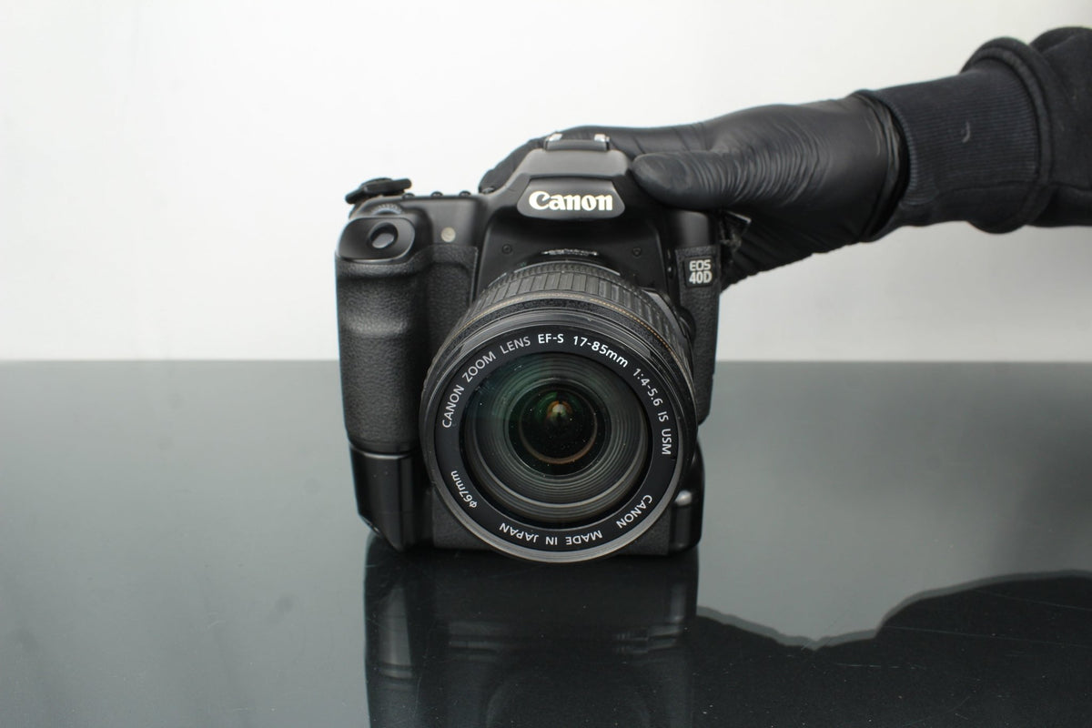 Canon EOS 40D + Canon Zoom Lens EF - S 17 - 85mm 1:4 - 5.6 67mm - Dutch|Thrift