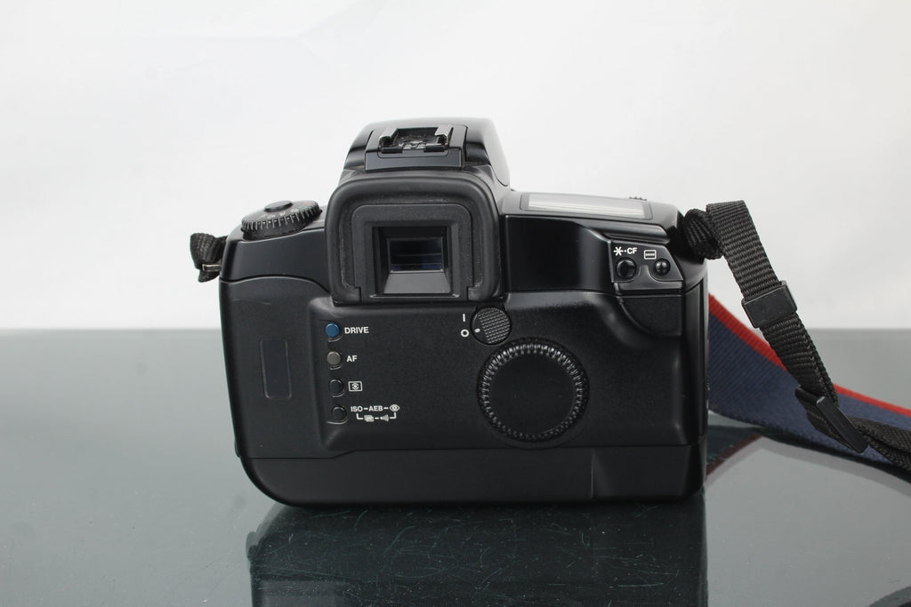 Canon EOS 5 + Canon EF 35 - 105mm 1:4.5 - 5.6 lens (EF mount) - Dutch|Thrift