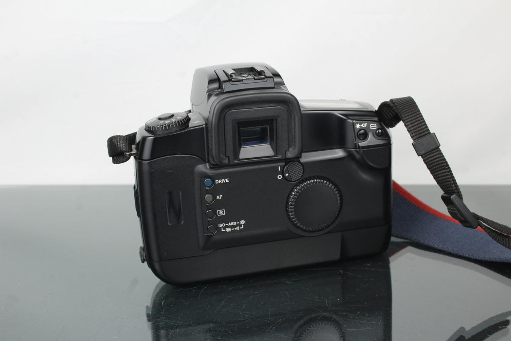 Canon EOS 5 + Canon EF 35 - 105mm 1:4.5 - 5.6 lens (EF mount) - Dutch|Thrift