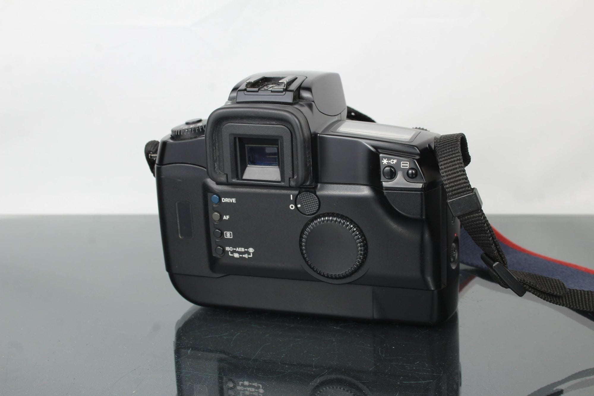 Canon EOS 5 + Canon EF 35 - 105mm 1:4.5 - 5.6 lens (EF mount) - Dutch|Thrift