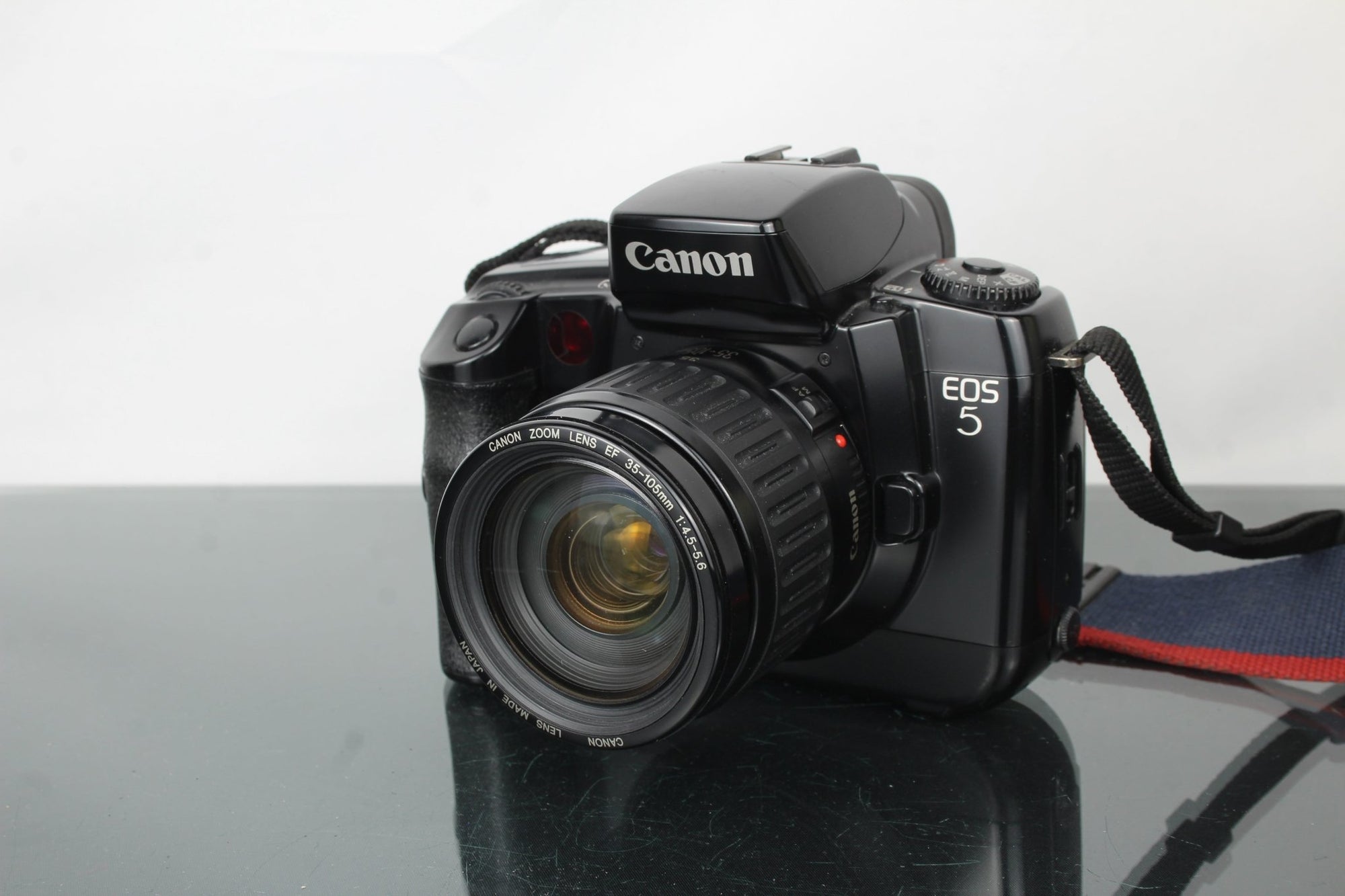Canon EOS 5 + Canon EF 35 - 105mm 1:4.5 - 5.6 lens (EF mount) - Dutch|Thrift