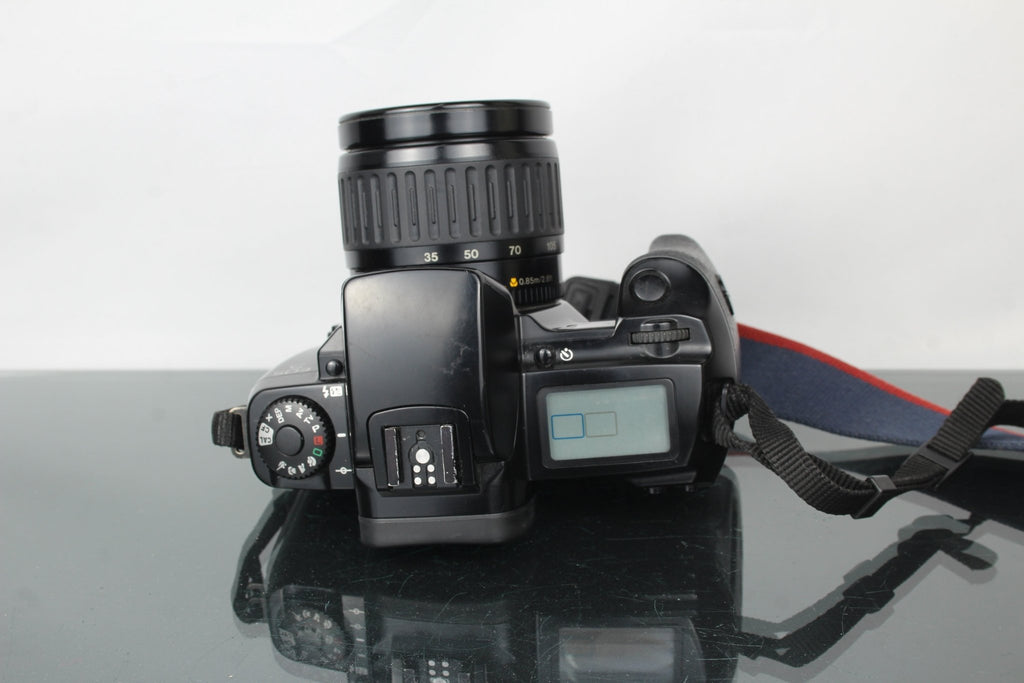 Canon EOS 5 + Canon EF 35 - 105mm 1:4.5 - 5.6 lens (EF mount) - Dutch|Thrift