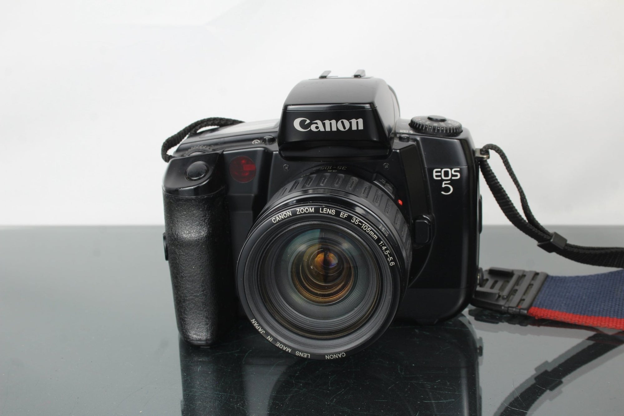 Canon EOS 5 + Canon EF 35 - 105mm 1:4.5 - 5.6 lens (EF mount) - Dutch|Thrift