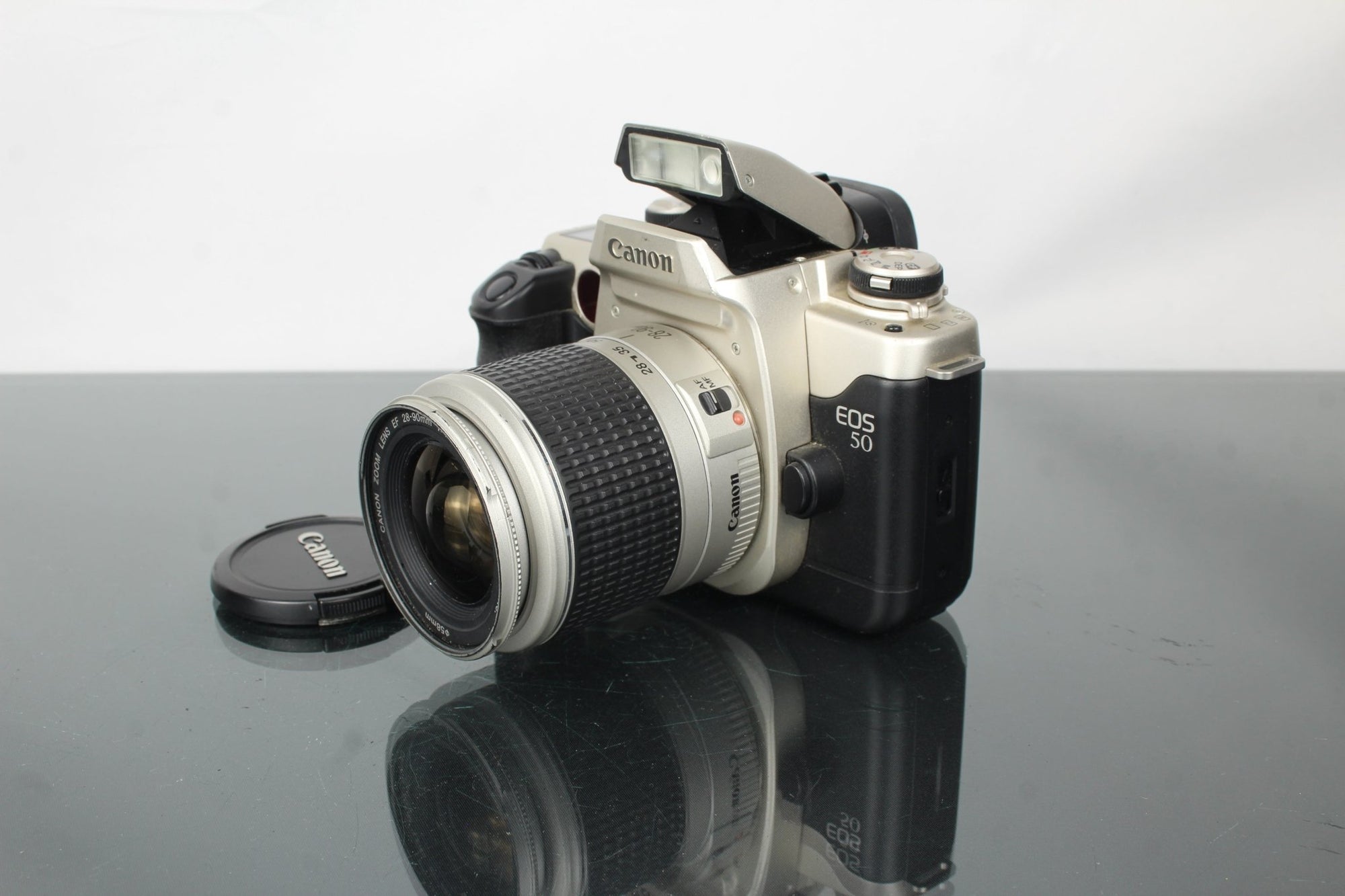 Canon EOS 50 + Canon EF 28 - 90mm 1:4 - 5.6 lens - Dutch|Thrift