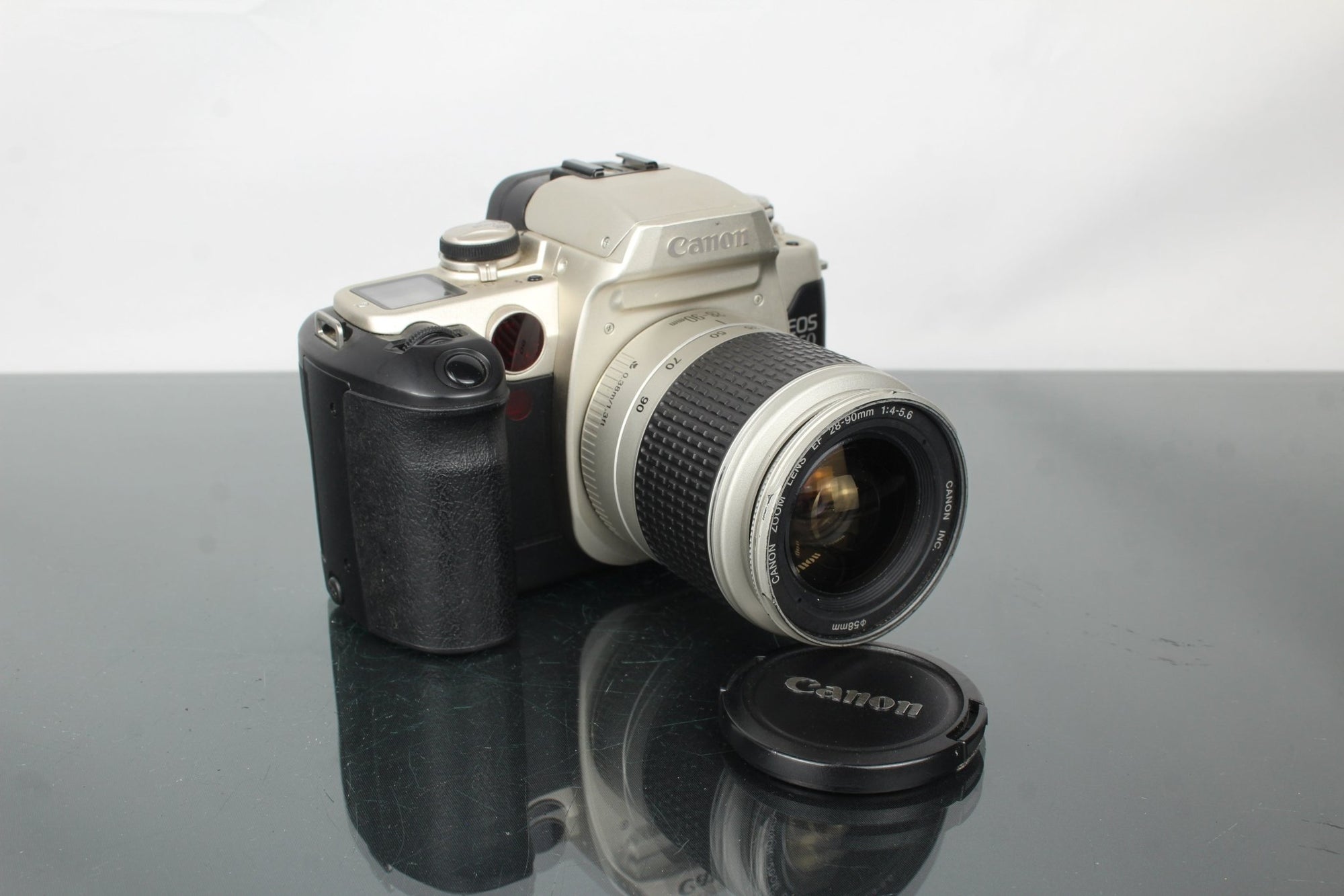 Canon EOS 50 + Canon EF 28 - 90mm 1:4 - 5.6 lens - Dutch|Thrift