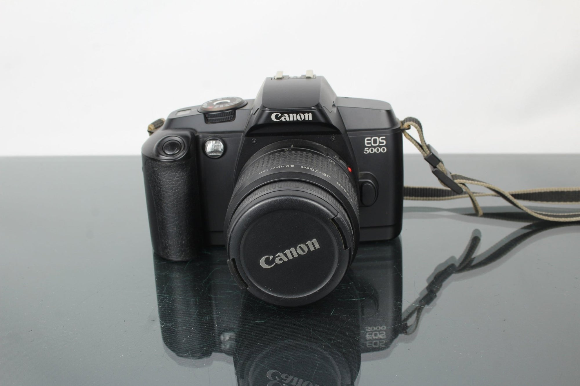 Canon EOS 5000 + Canon EF 38 - 76mm 1:4.5 - 5.6 lens - Dutch|Thrift