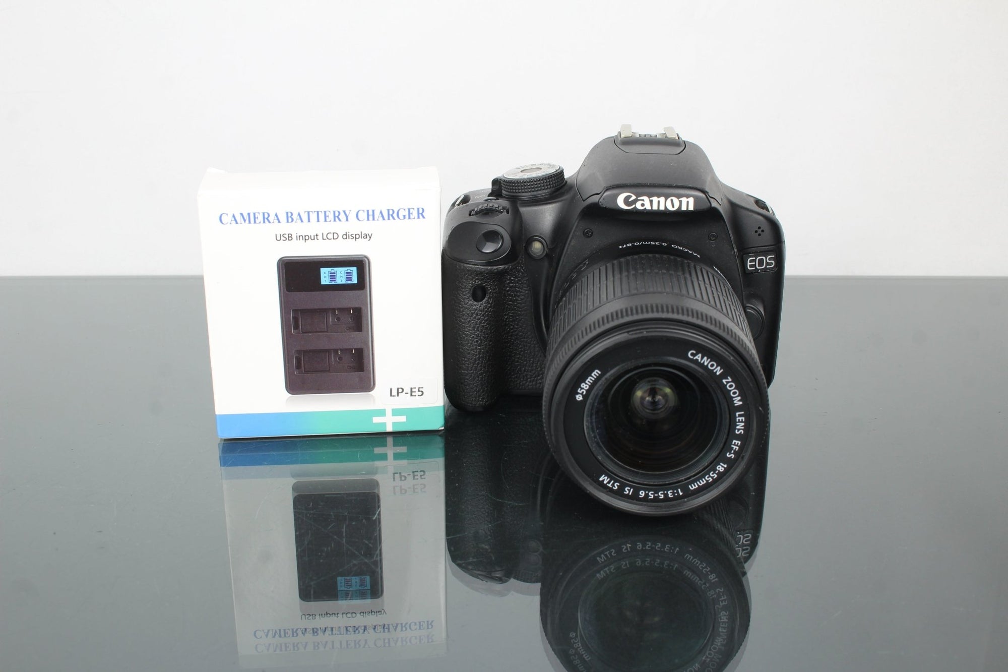 Canon EOS 500D + Canon lens - Dutch|Thrift