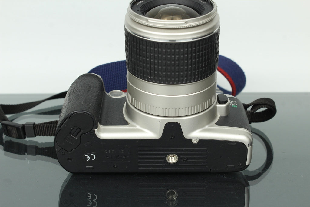 Canon EOS 500N + EF 28 - 90mm f/4 - 5.6 - Dutch|Thrift