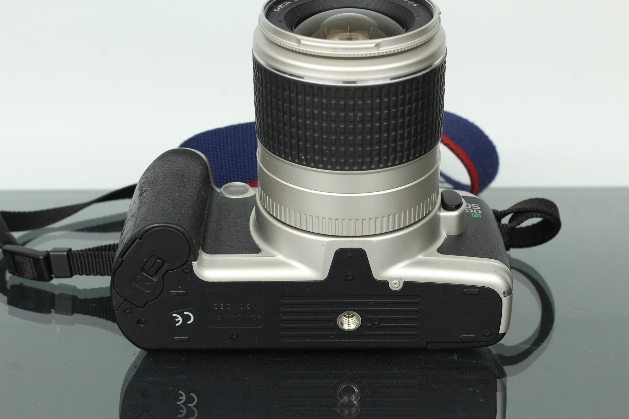 Canon EOS 500N + EF 28 - 90mm f/4 - 5.6 - Dutch|Thrift