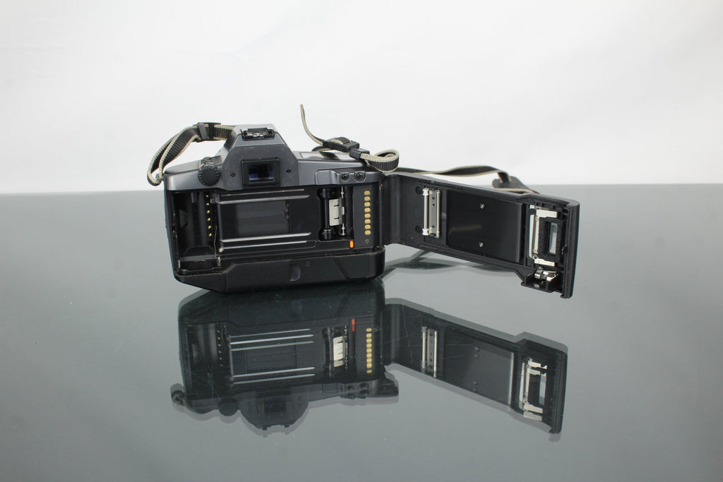 Canon EOS 600 + 35 - 135mm 1:4 - 5.6 Canon EF lens - Dutch|Thrift